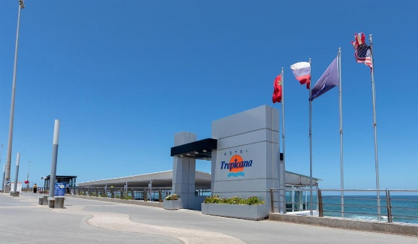 Hotel Tropicana image 1