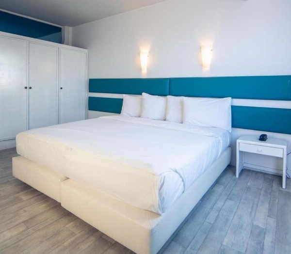 Hotel Tropicana image 6