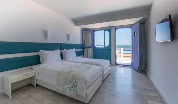 Hotel Tropicana Main image
